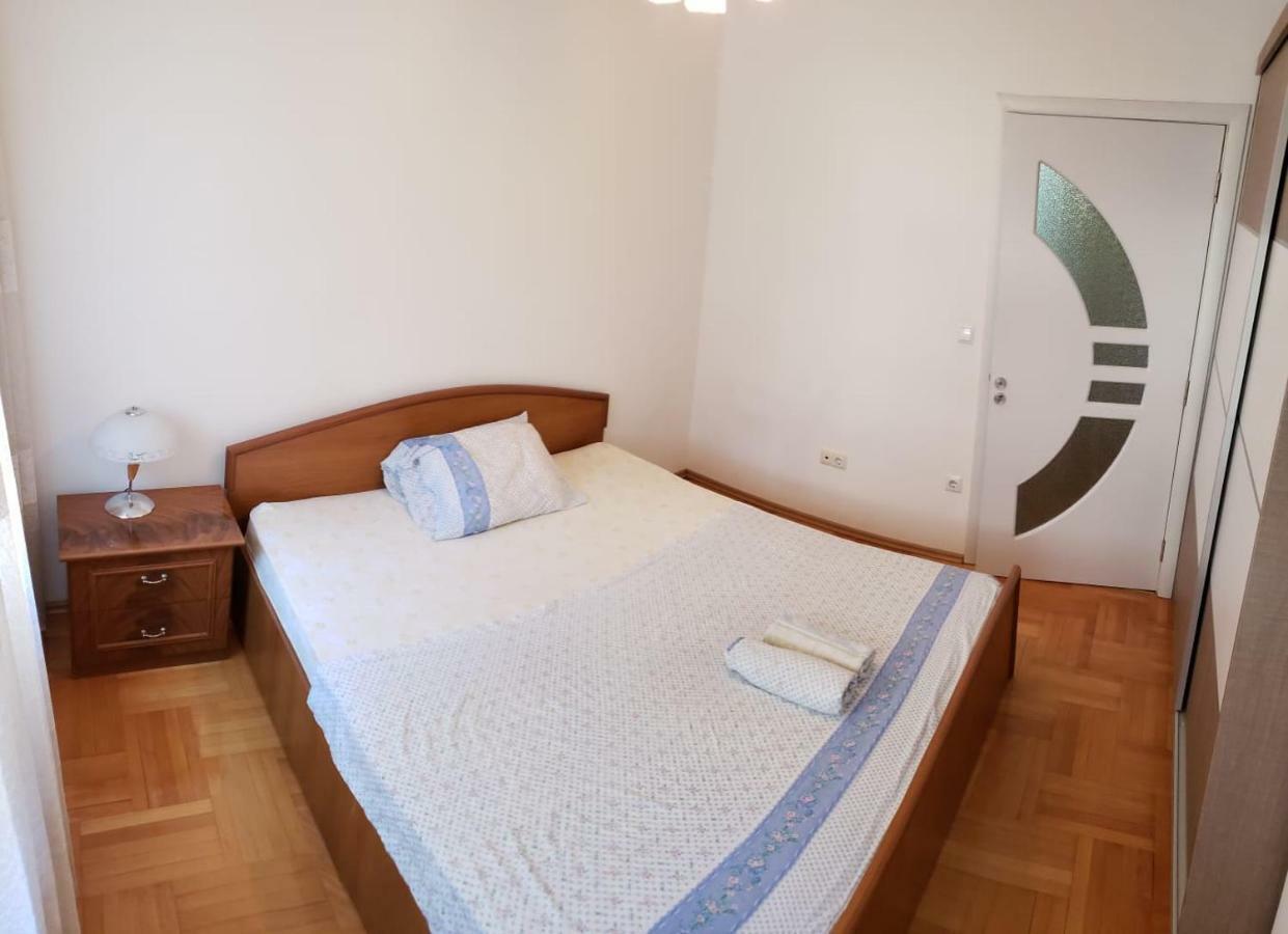 Gorgeous Apartment With City View In The City Center Pristina Kültér fotó