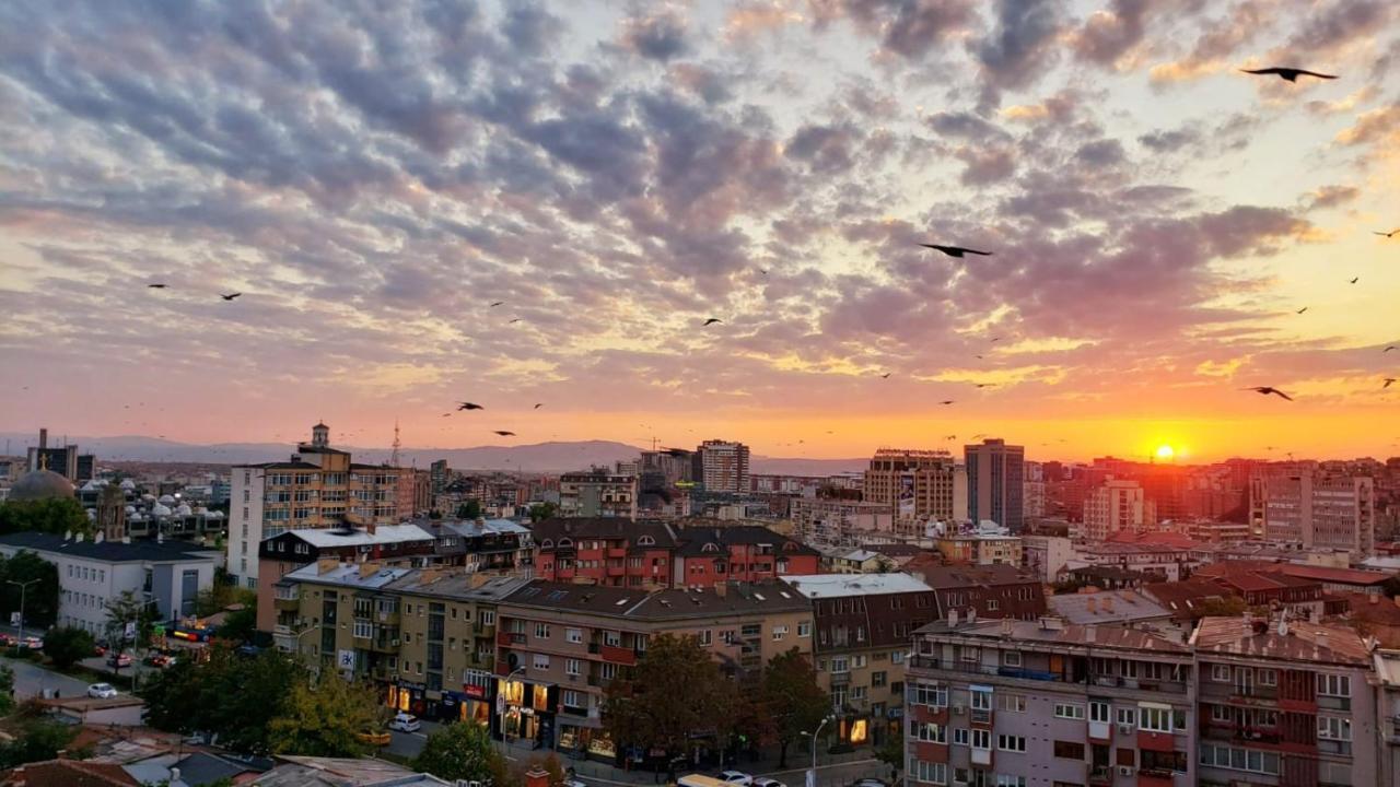 Gorgeous Apartment With City View In The City Center Pristina Kültér fotó