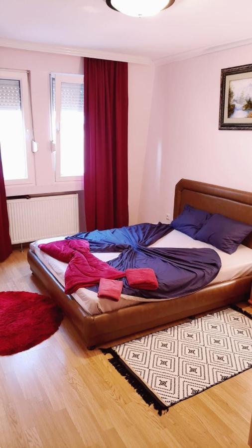 Gorgeous Apartment With City View In The City Center Pristina Kültér fotó