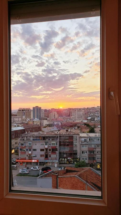 Gorgeous Apartment With City View In The City Center Pristina Kültér fotó