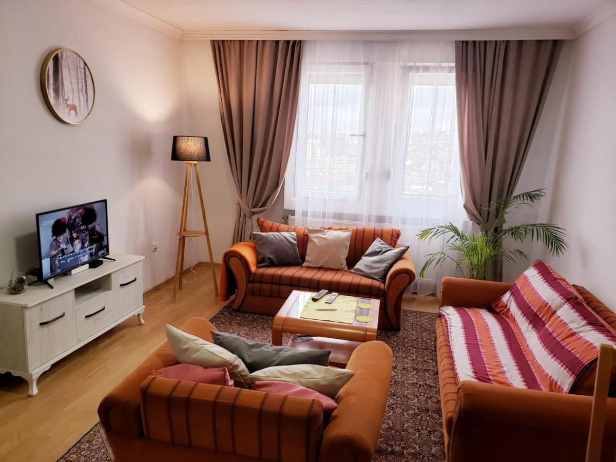 Gorgeous Apartment With City View In The City Center Pristina Kültér fotó