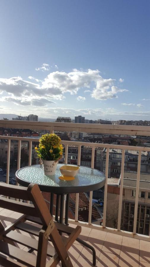 Gorgeous Apartment With City View In The City Center Pristina Kültér fotó